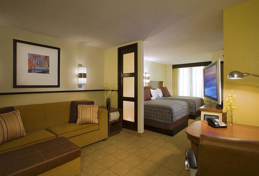 Hyatt Place Des Moines Downtown Екстер'єр фото