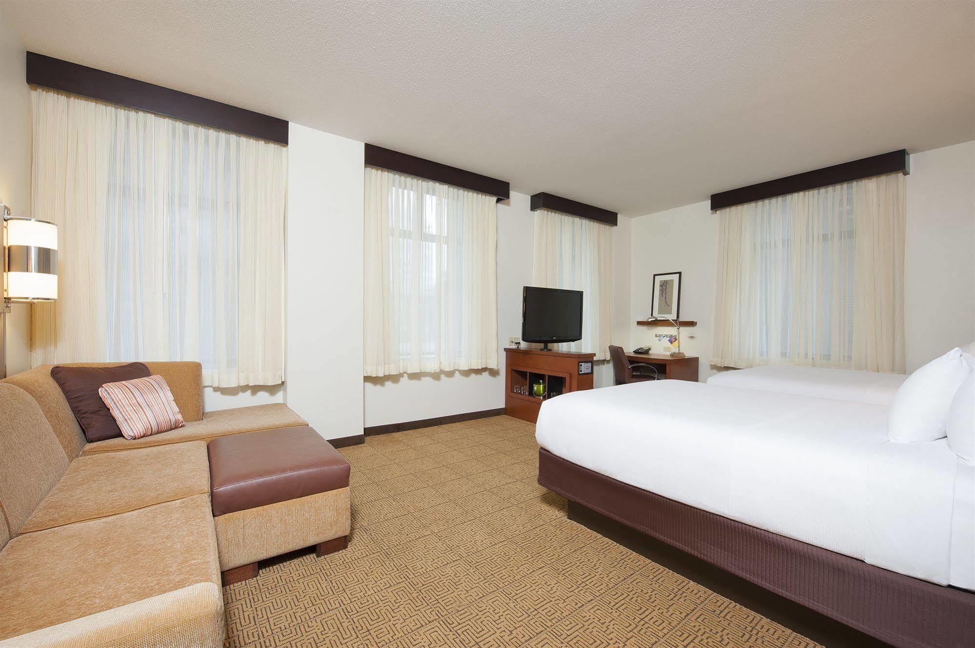 Hyatt Place Des Moines Downtown Екстер'єр фото