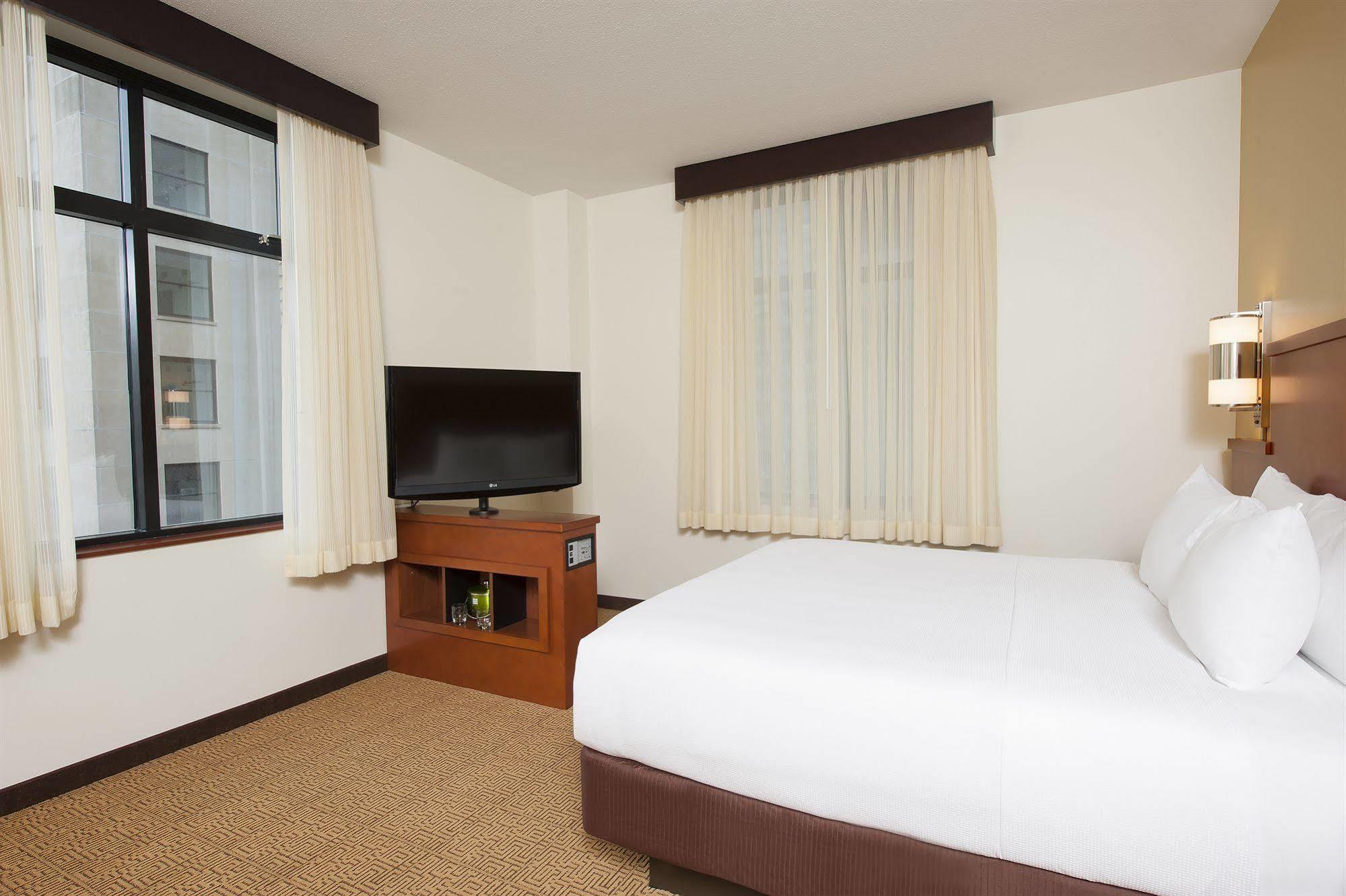 Hyatt Place Des Moines Downtown Екстер'єр фото