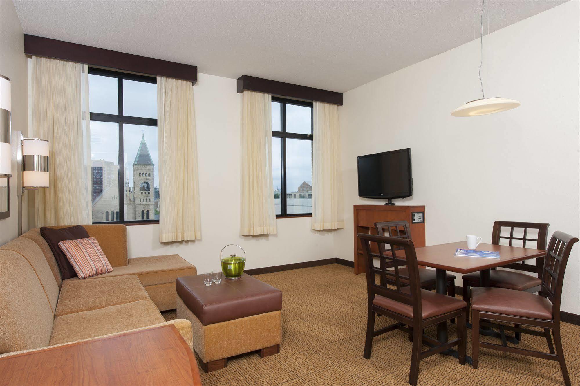 Hyatt Place Des Moines Downtown Екстер'єр фото