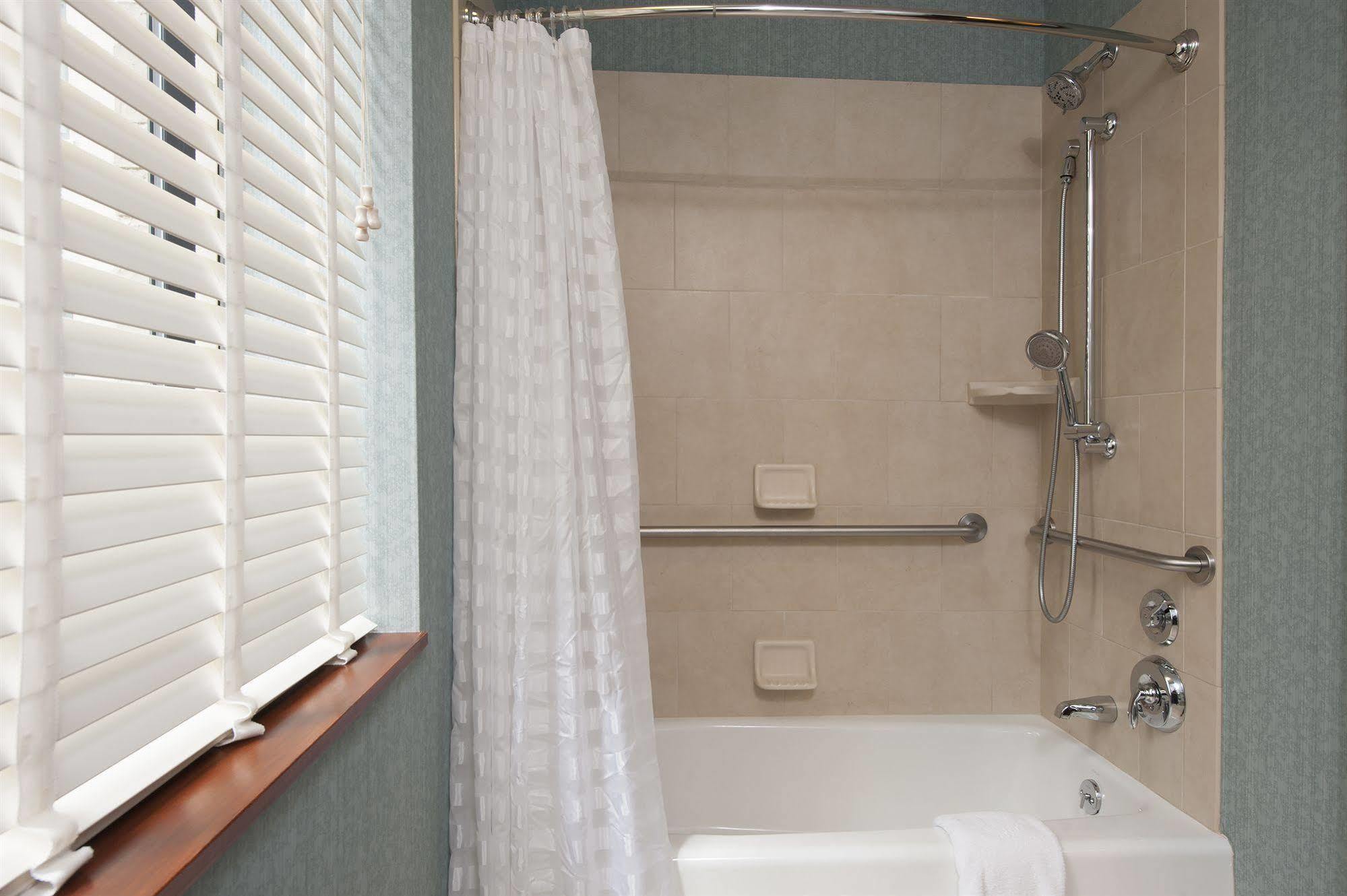 Hyatt Place Des Moines Downtown Екстер'єр фото